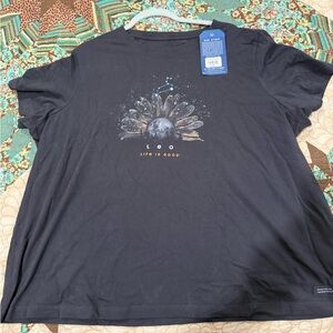 Life is good Leo shirt shorter women’s cut
Size XXXL